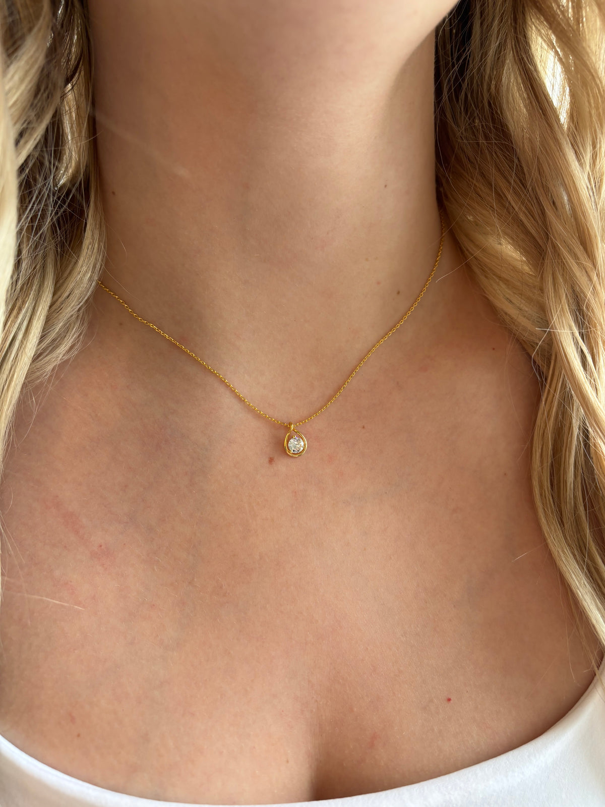 Golden Glimmer Necklace