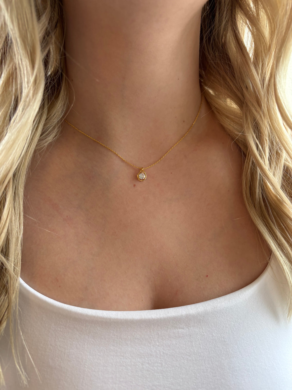 Golden Glimmer Necklace